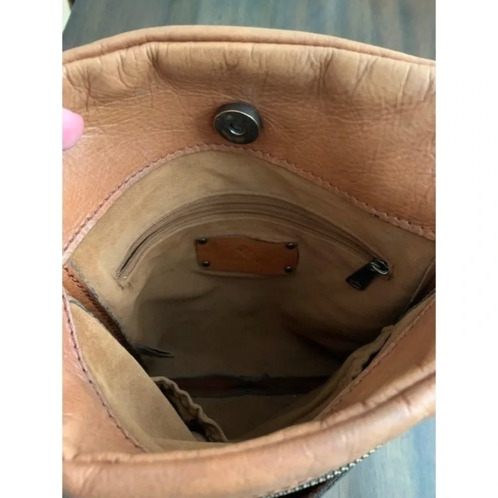 Patricia Nash Tan Leather North South Crossbody Bag Antique Brass Hardware Boho - Picture 8 of 10